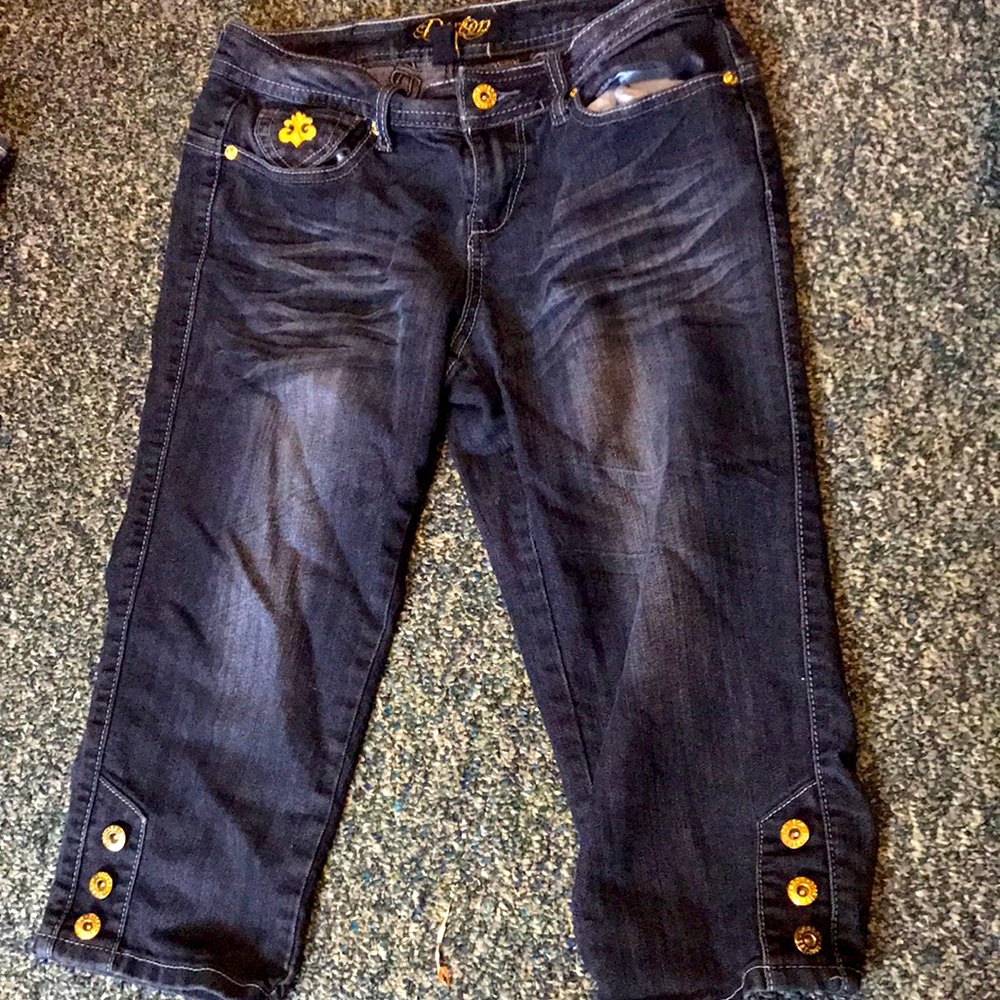 Capris great condition never worn size 7/8